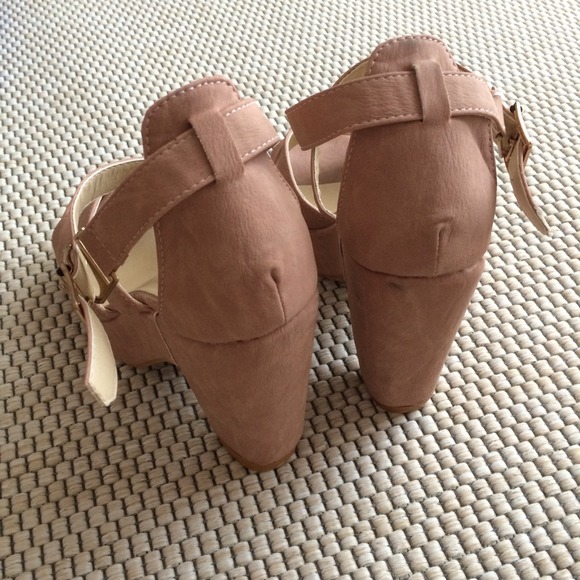 S O L D - Picture 3 of 4