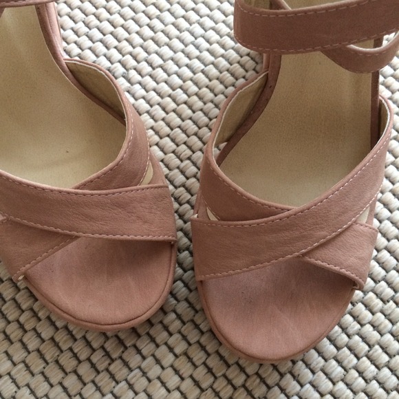 S O L D - Picture 4 of 4