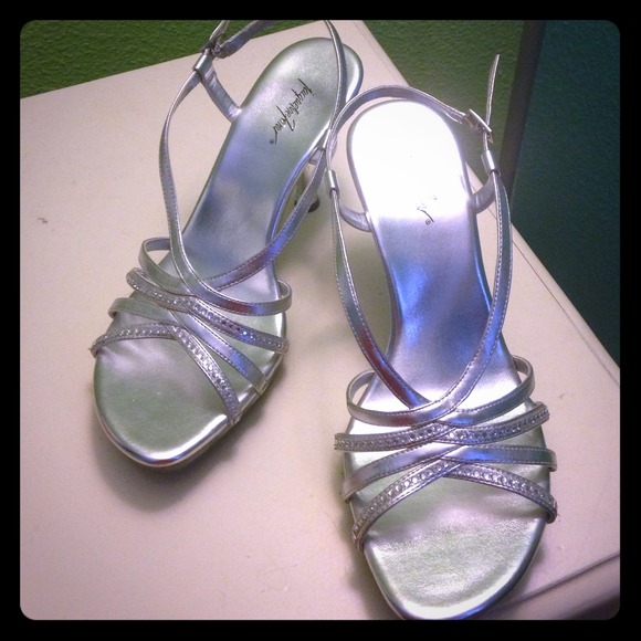 Jacqueline Ferrar Heels-size 8