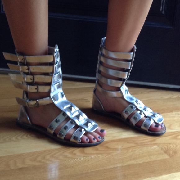 🔴sold🔴Qupid sz 7 women's silver gladiator