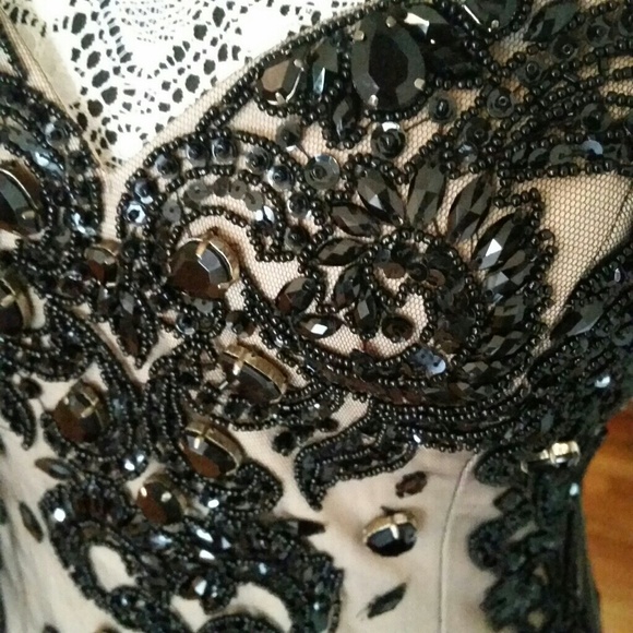 SOLD Elegant black jeweled Jovani evening gown - Picture 3 of 4