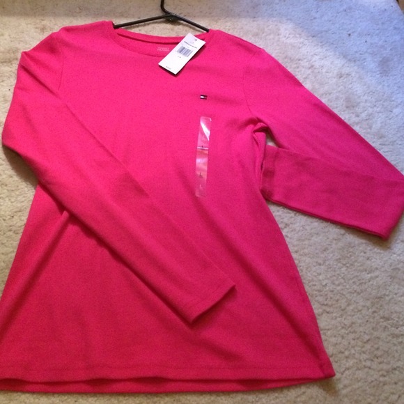 🚫SOLD🚫NWT TOMMY HILFIGER long sleeve tee