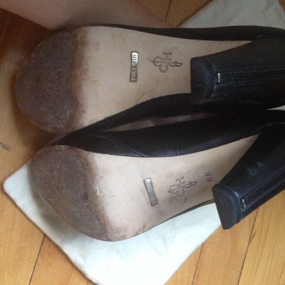 Cole Haan Zipper Heel - Picture 4 of 4