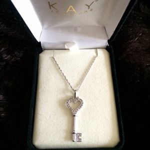 💥💥SOLD ON VINTED💥💥Heart Key Diamond Necklace
