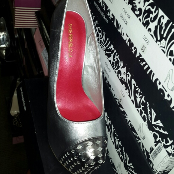 Shoes - Picture 2 of 2