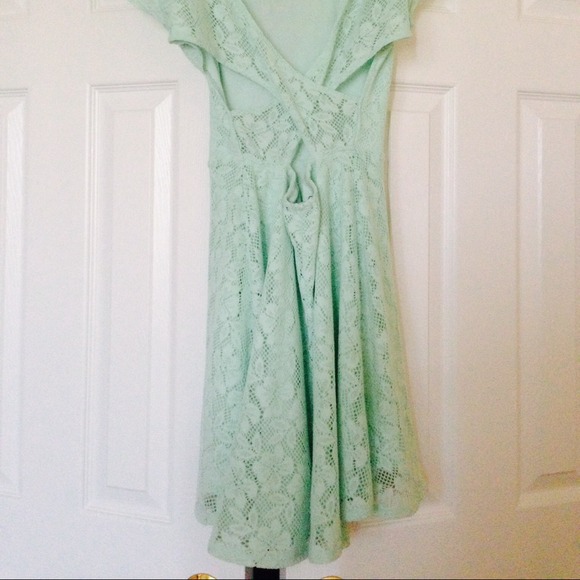 Dress - Picture 3 of 3