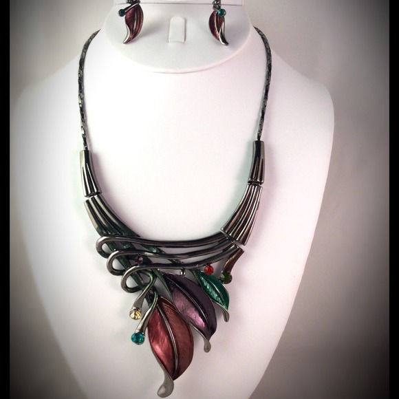 FLOWER NECKLACE SET