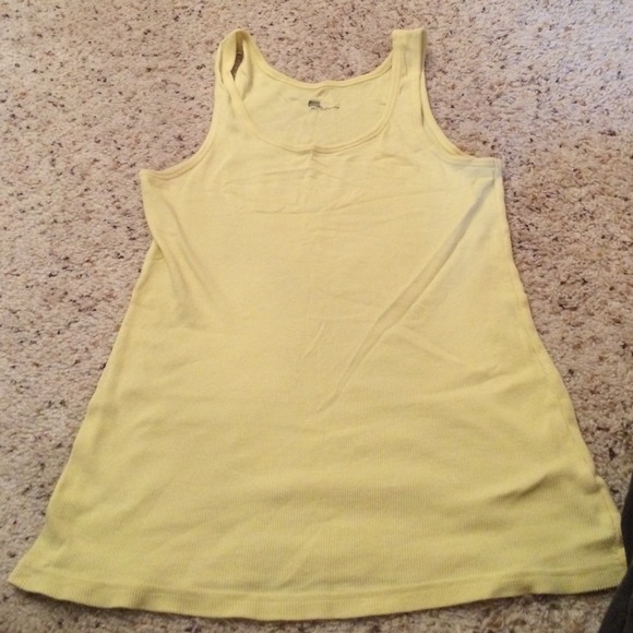 Gap yellow tank top size Large