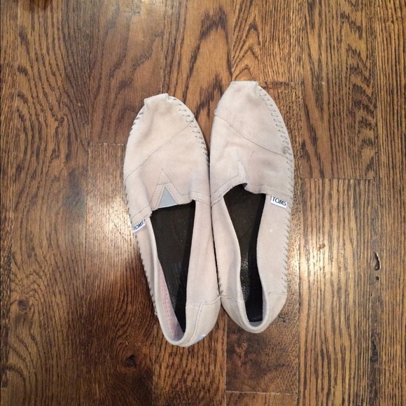 Tom's classic slip ons