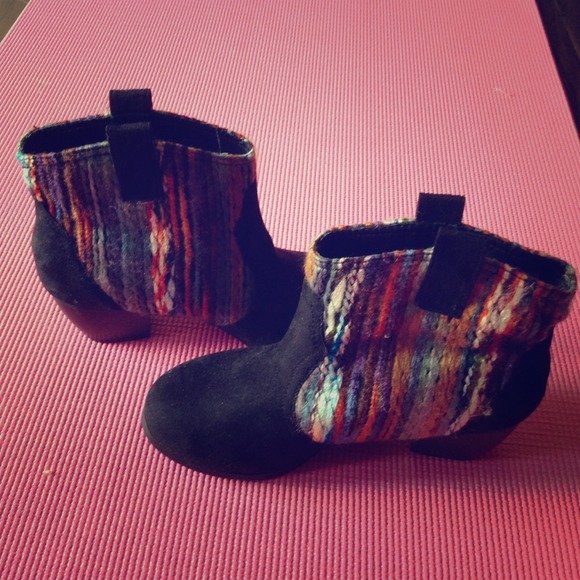 Cool black ankle boots with colorful detail