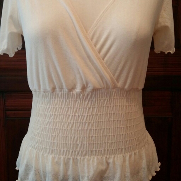 Lovely Creme Colored Top - Picture 2 of 4