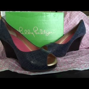 Lilly Pulitzer true navy resort chic wedge