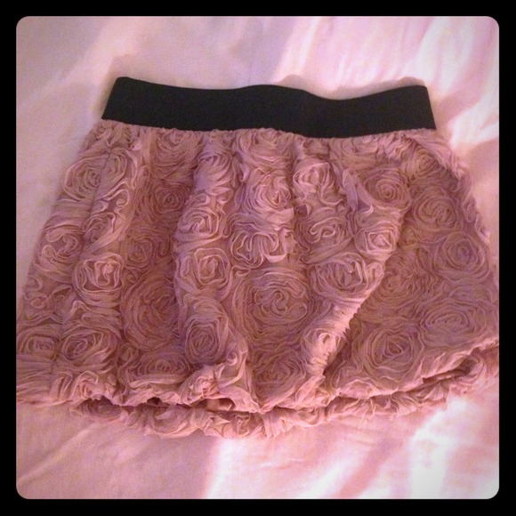 Floral type mini skirt