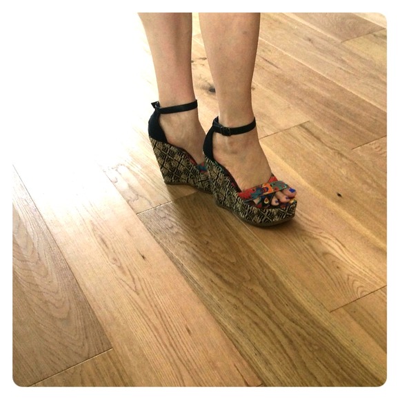 MIA wedge sandals! Size 8. Fits 8.5.