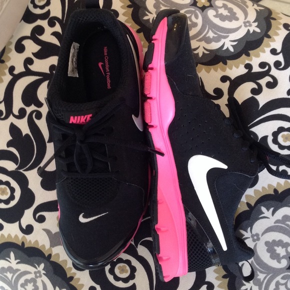 Nike IN SEASON TRAINERS