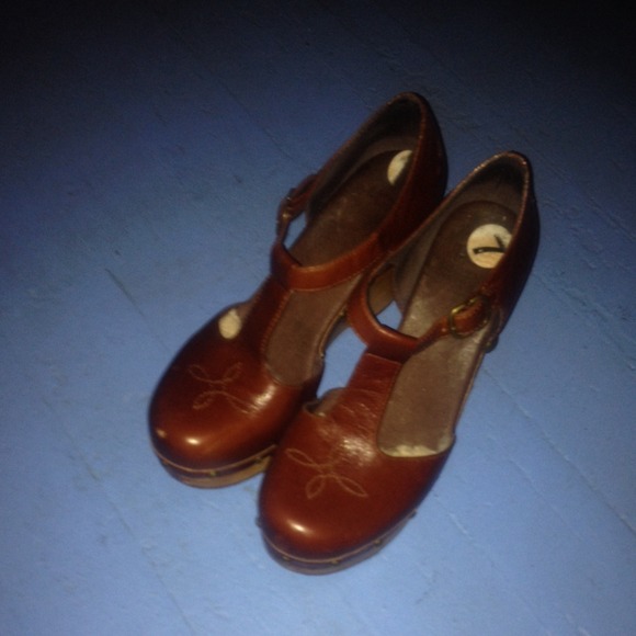 UGG burgundy color shoes