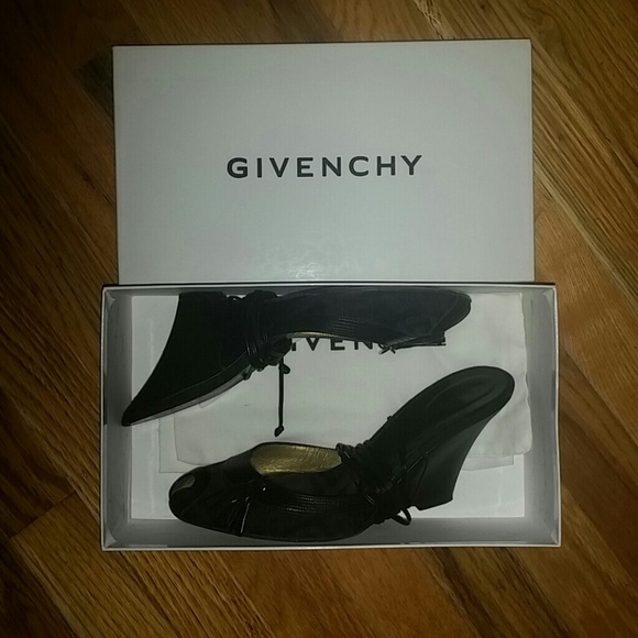 Givenchy wedge heels with ankle ties - Picture 2 of 3