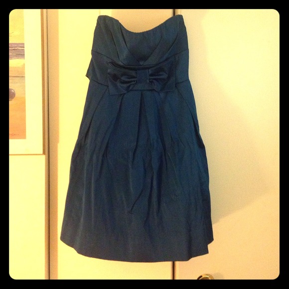 Blue strapless dress