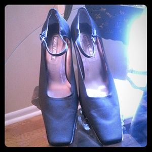 Just Reduced..Black..silk/satin fabric dress shoes