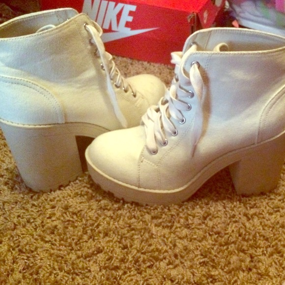 Platforms - Picture 1 of 1