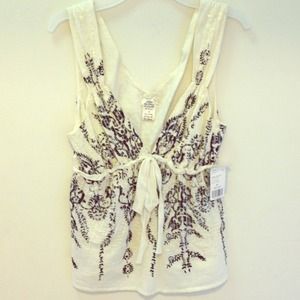 Gorgeous 1 of a kind exclusive cream & black top