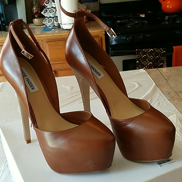 STEVE MADDEN  DEENY SHOES