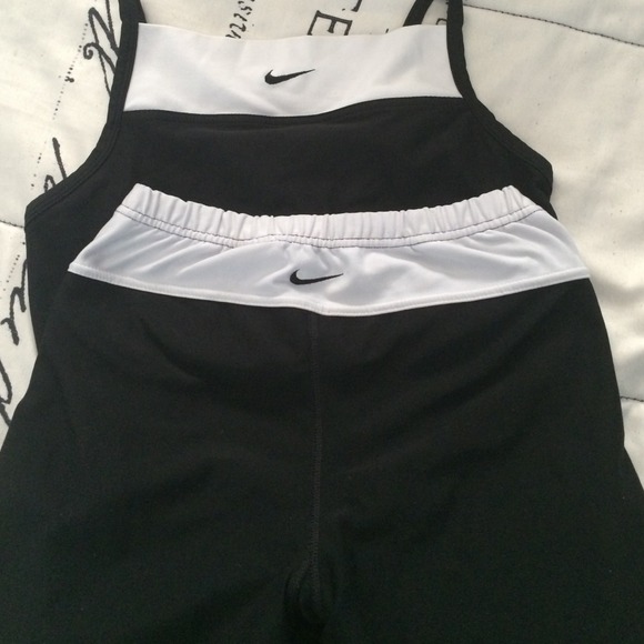 Nike Dri-fit - Picture 2 of 2