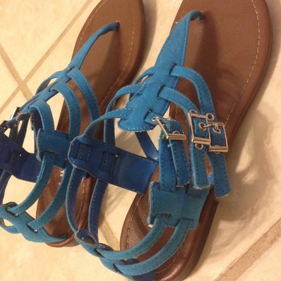 blue sandals - Picture 2 of 5