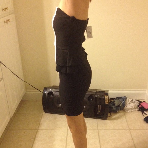 black and white body con dress - Picture 2 of 4