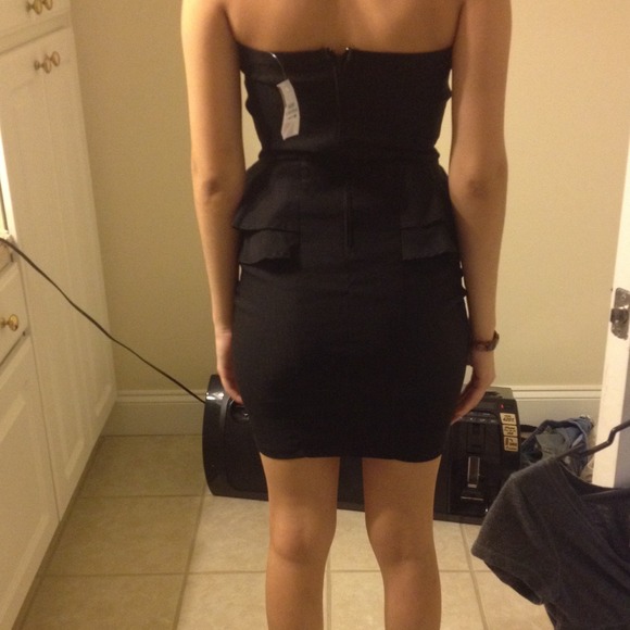 black and white body con dress - Picture 3 of 4