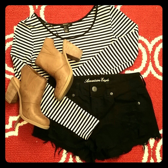 AEO American Eagle Hi-Rise Festival Shortie