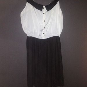 💙Stylish Black and white dress💙 💚+ free gift💚