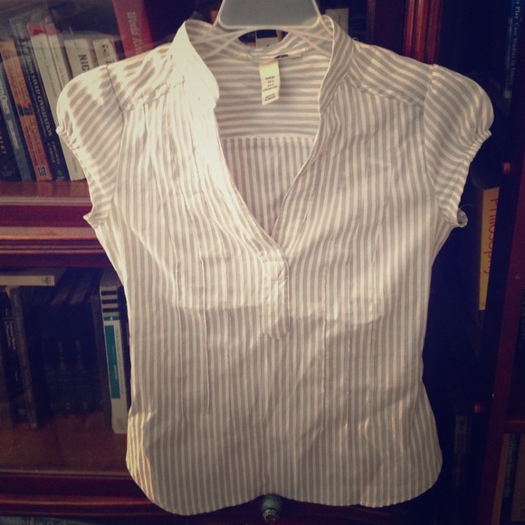H&M Fitted Cap Sleeve Stripe Blouse Size 2 or XXS