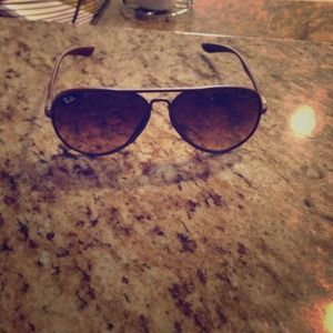 Authentic brown raybans Authentic brown raybans