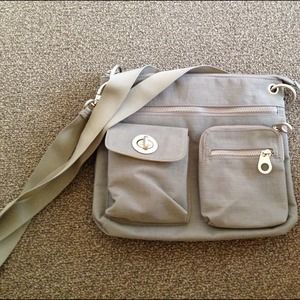 Baggallini "Sydney" cross body bag