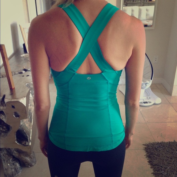 Lululemon criss cross top Size 4