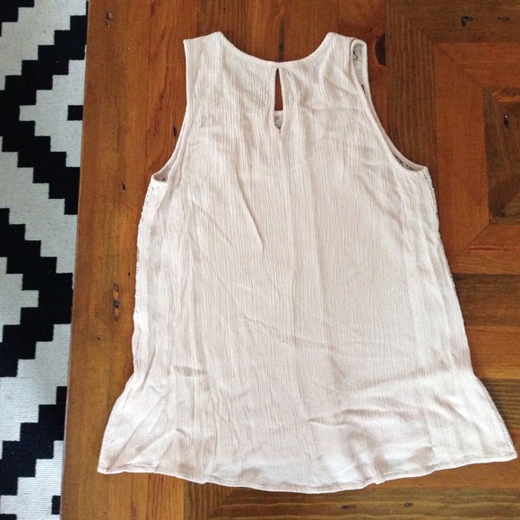 Flowing Tank with Lovely Lace Detail! - Picture 3 of 3