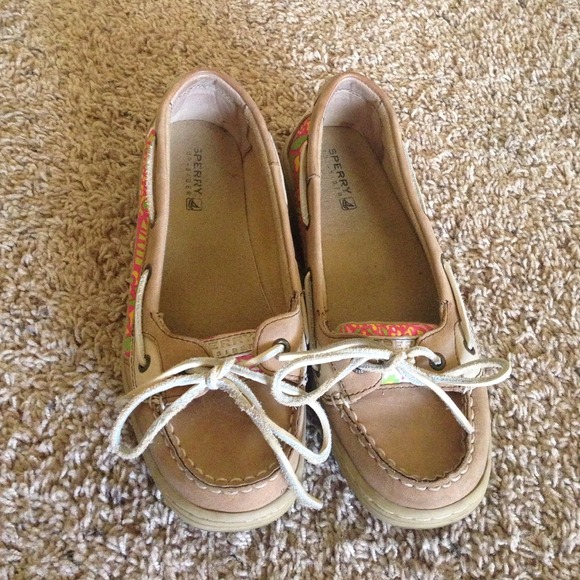 Sperry blowfish topsiders.