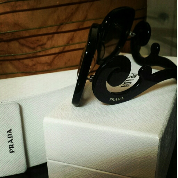 🚫SOLD🚫✌Prada Square Baroque Sunglasses 😎 - Picture 2 of 2