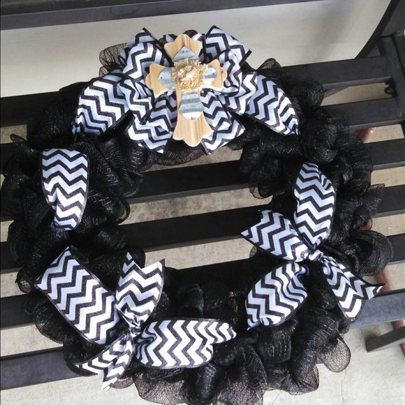Chevron Print Wreath - Picture 1 of 1