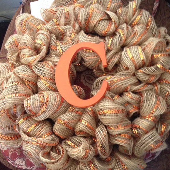 Handmade burlap wreath - Picture 1 of 1