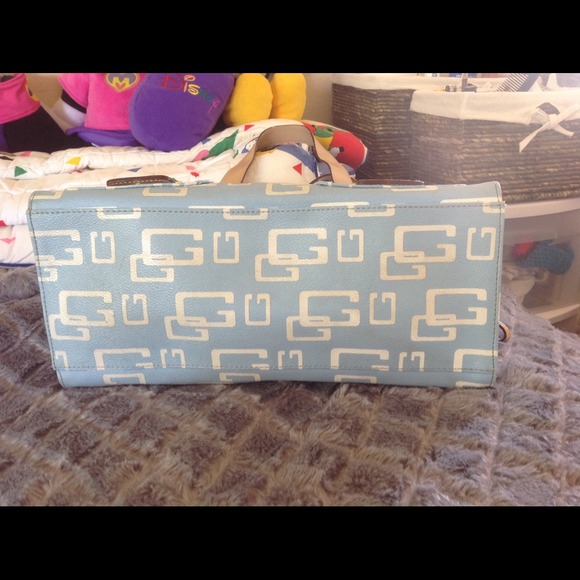 Guess - Picture 3 of 3