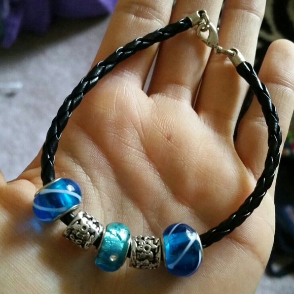 Ocean blue beaded bracelet