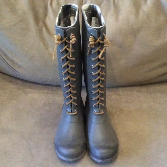 Off shore boots