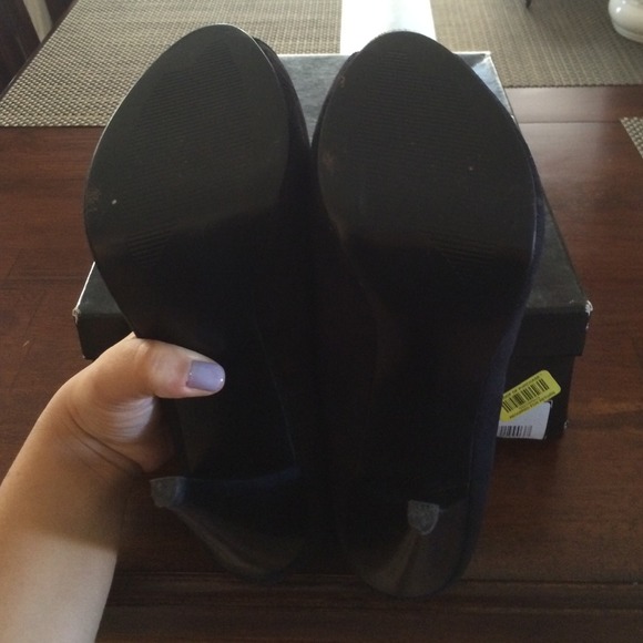 Like New Steve Madden Black Peep-toe Booties - Picture 3 of 3