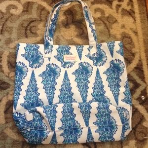 Lilly Pulitzer for Estée Lauder beach bag