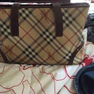 🎉🎉🎉💯 Authentic Burberry...MY NEW BOO...🎉🎉🎉