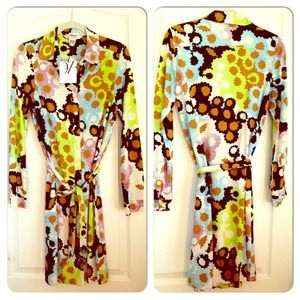 DVF button down dress New with Tags. Size 12