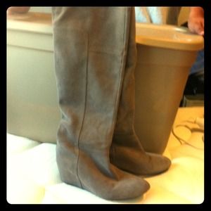 Tan wedge sued boots