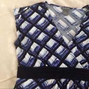 Ann Taylor stretchy v-neck top